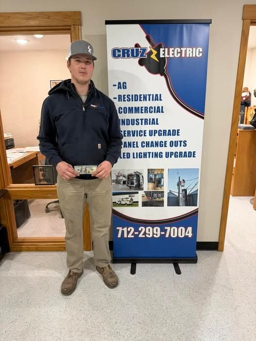 Cruz Electric electrician in the field